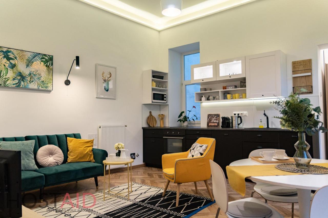 M10 Apartment - Hostaid Budapest Exterior foto